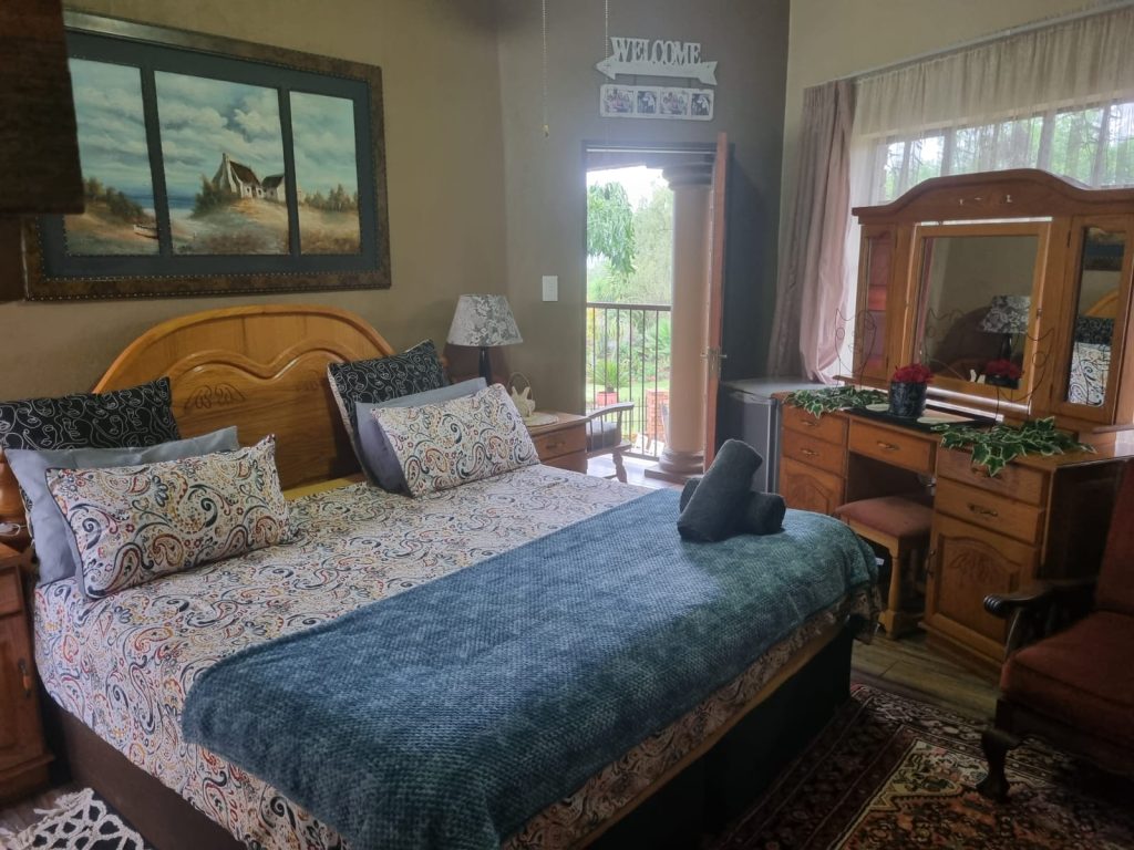 Lydenburg accommodation guesthouse Big Boma photo of room with double bed and open door