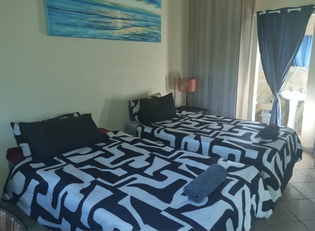 Lydenburg accommodation guesthouse Big Boma photo of guesthouse room with two single beds